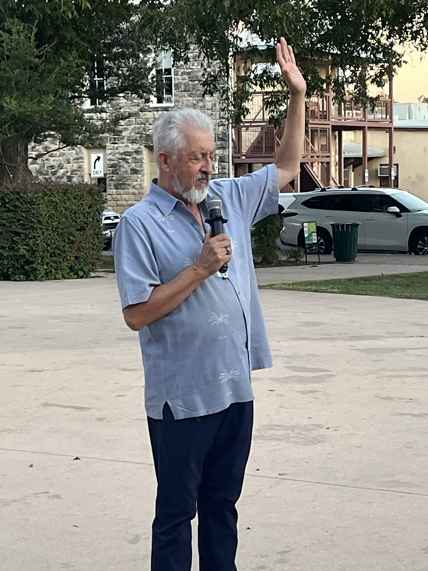 Pastor Luis Chipatecua gives thanks for His goodness